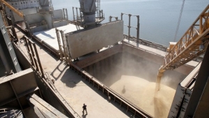 La guerra blocca nei porti 25 mln di tonnellate di cereali, mentre i prezzi vanno fuori controllo