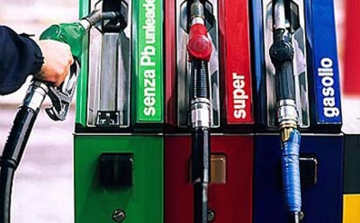 Carburante, record prezzi impatta su 85% della spesa