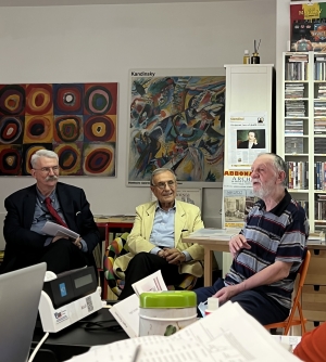 da sinistra: il libraio Franco Minonzio, Gianfranco Scotti e Angelo Borghi